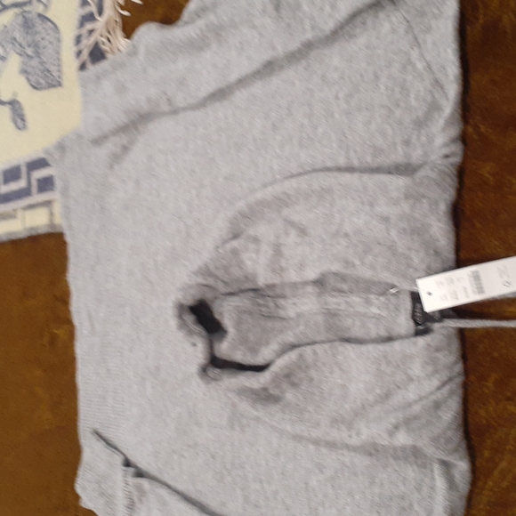 J crew sweater in Super soft yarn - Picture 8 of 11